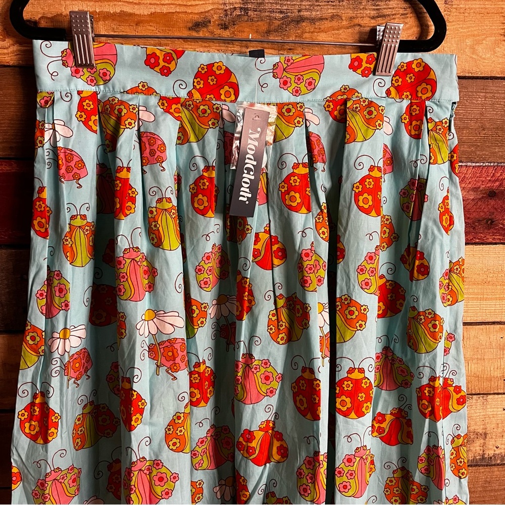 Retro Floral Pleated A-Line Skirt - Light Blue with Orange & Pink Flowers - Picture 6 of 11